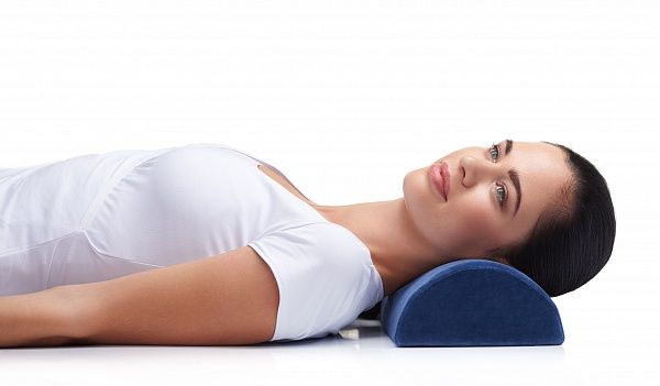 Подушка ортопедическая ПФ209 Трелакс валик ROLLER, размер 18*47*9 купить в OrtoMir24